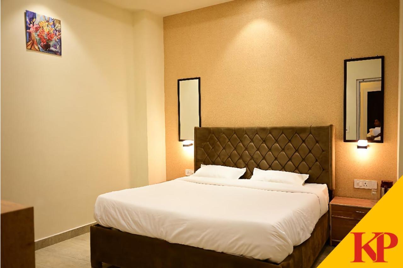 בארילי Hotel Kapson Palace מראה חיצוני תמונה