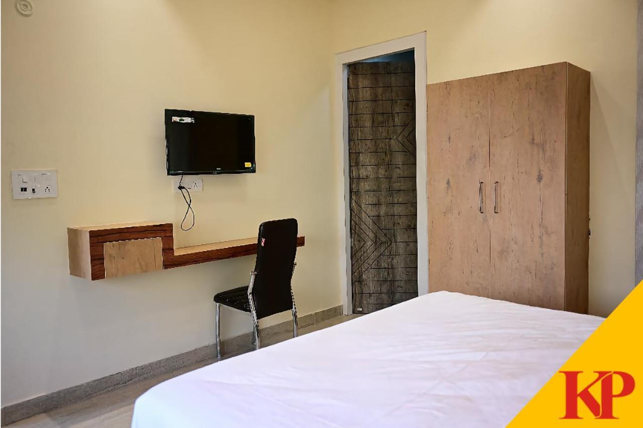 בארילי Hotel Kapson Palace מראה חיצוני תמונה